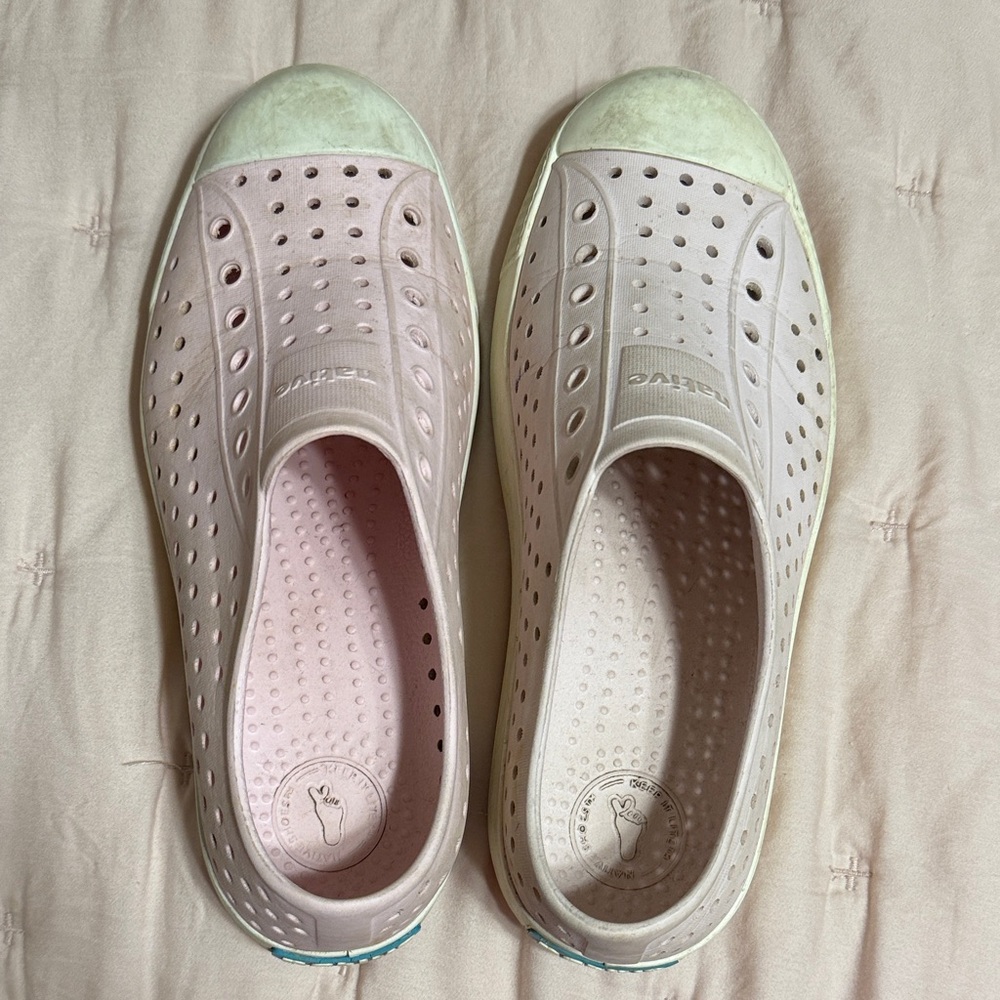 Native Pastel Pink and Slip-Ons J4